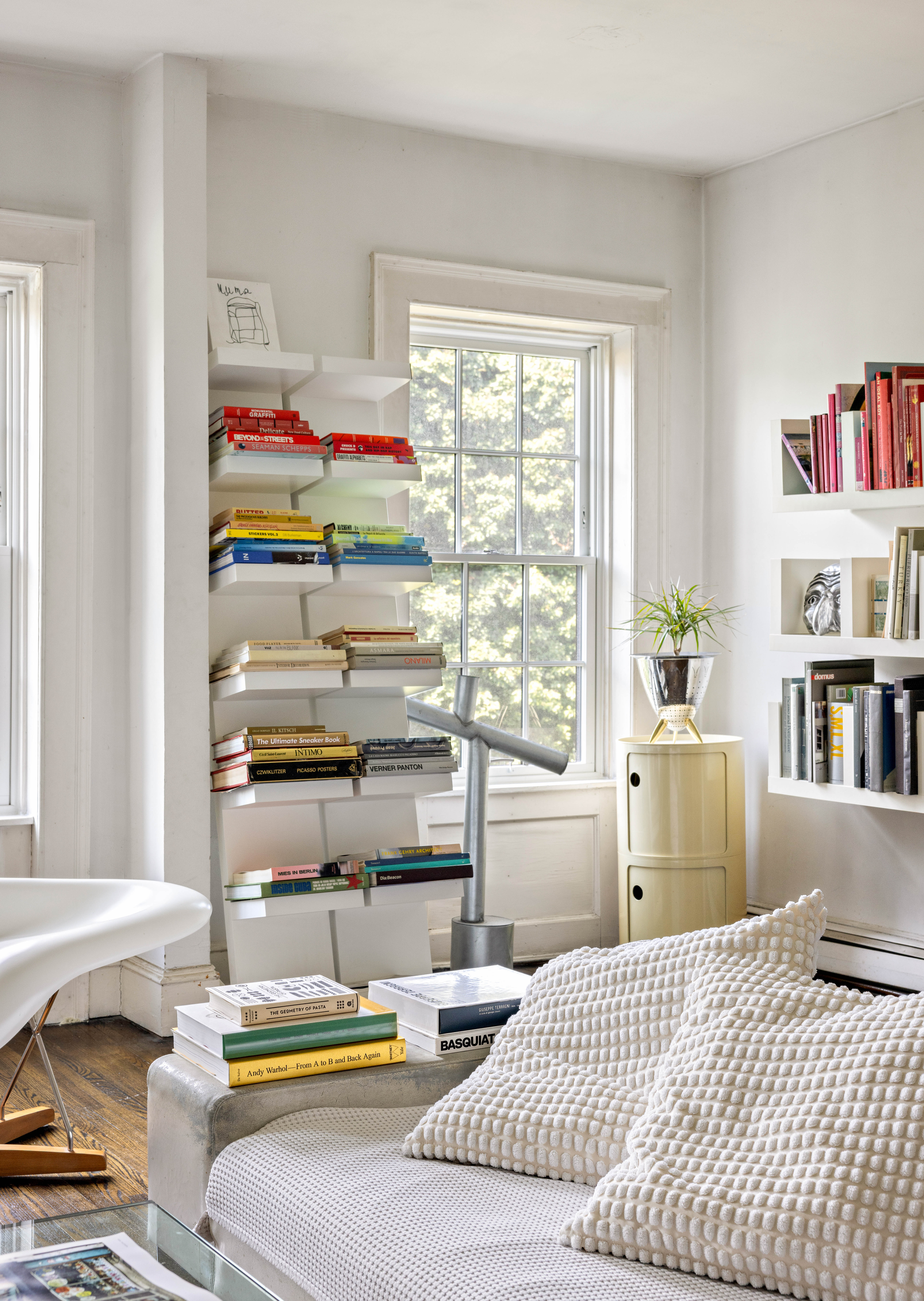 294 Hicks Street, Unit 2 Brooklyn, NY 11201 - Photo 2 of 14 a room with a bed and a window
