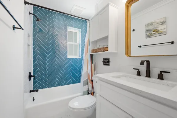 $795,000 | 625 North Alfred Street, Alexandria, VA 22314