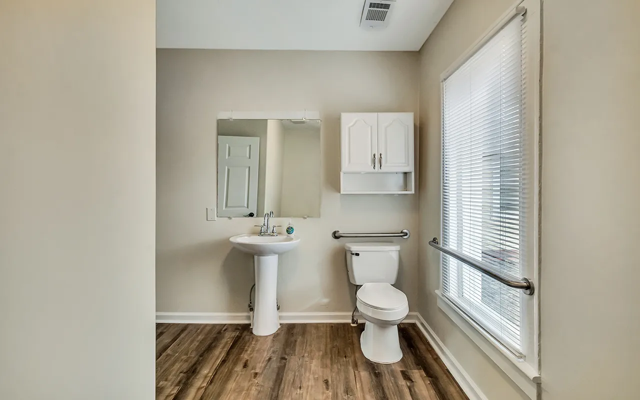 $4,268 | 406 Highway 80, Unit A, Bloomingdale, GA 31302