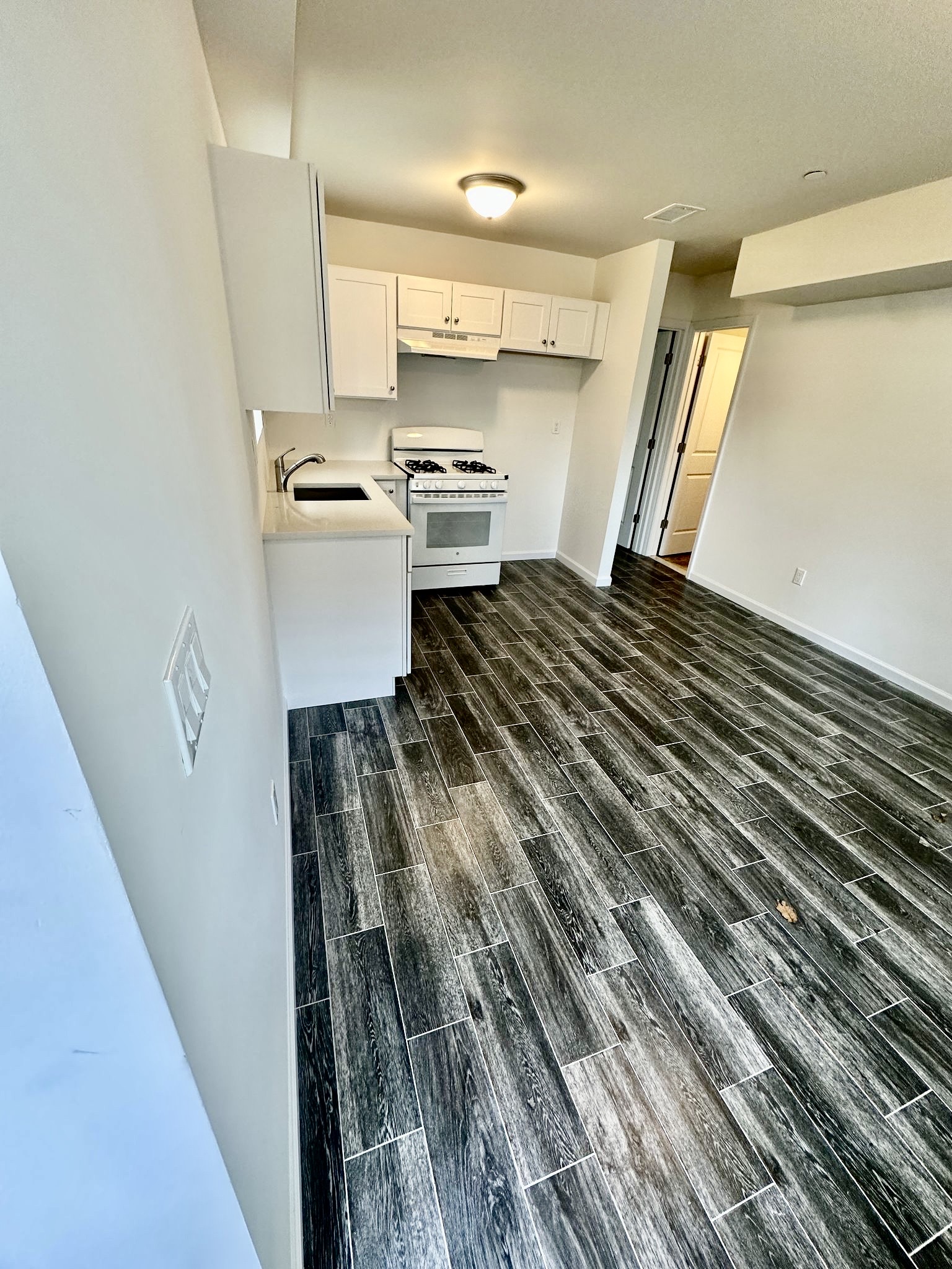 152 Davis Avenue, Unit 1 Staten Island, NY 10310 - Photo 3 of 7 a walk in closet