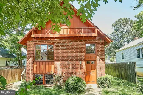 $3,800 | 5719 6th Street North, Arlington, VA 22205