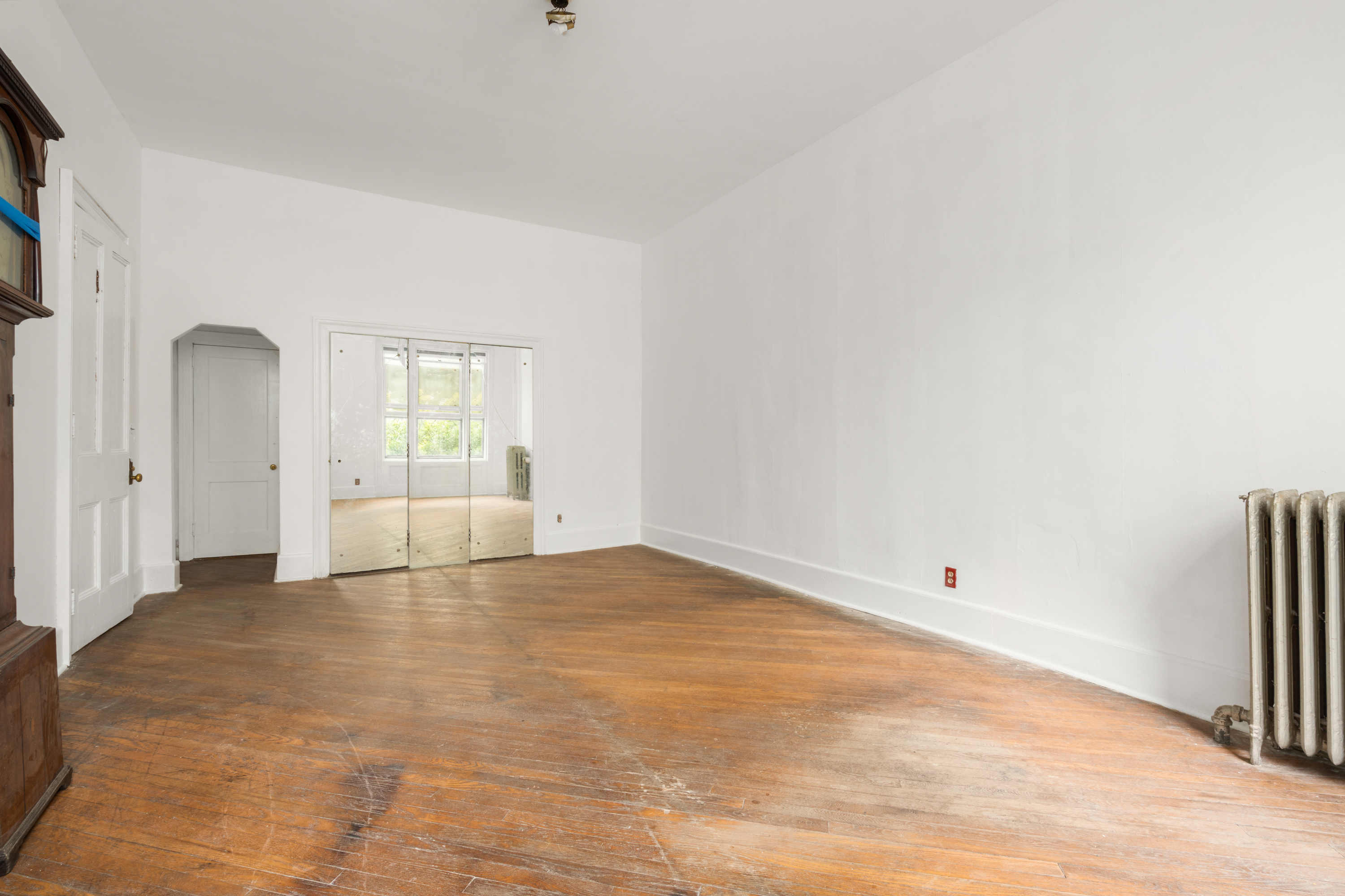 217 Dean Street Brooklyn, NY 11217 - Photo 6 of 26 an empty room with windows