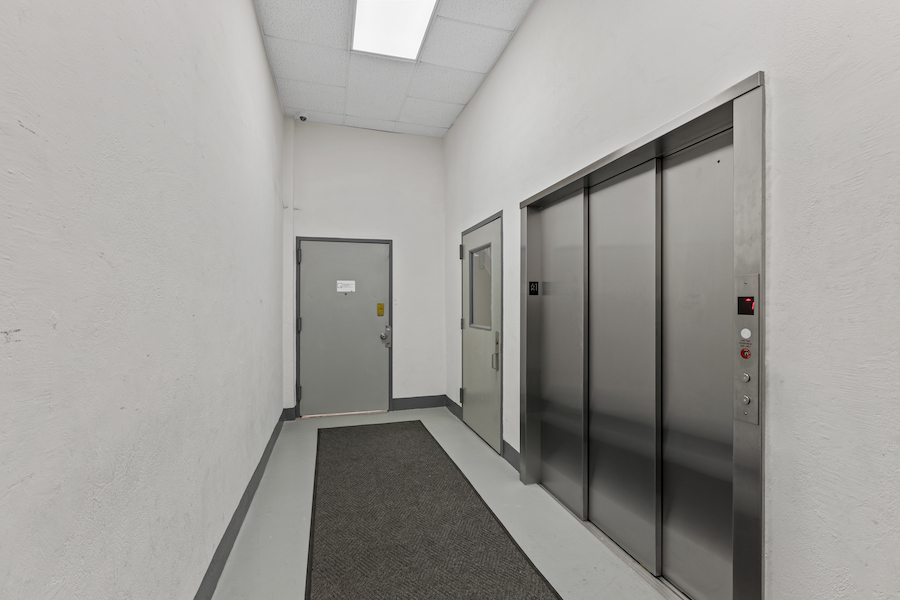 315 East 91st Street, Unit 2E Manhattan, NY 10128 - Photo 4 of 7 a view of a hallway