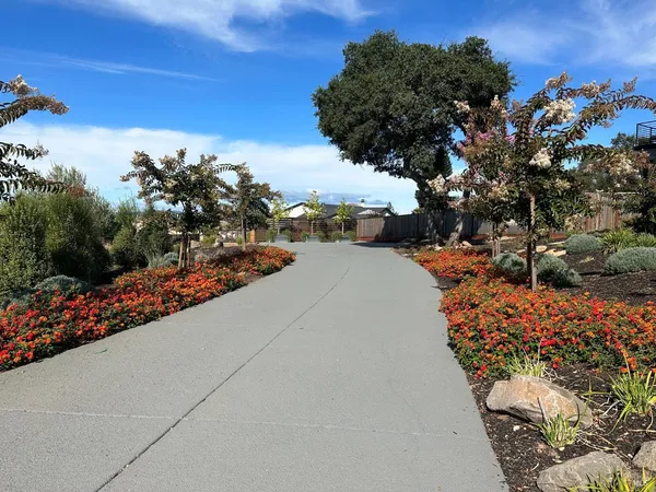 $319,000 | 3725 Stanhope Court, Santa Rosa, CA 95404