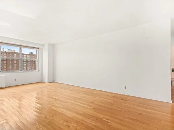 $214,999 | 555 Kappock Street, Unit 11J | Spuyten Duyvil