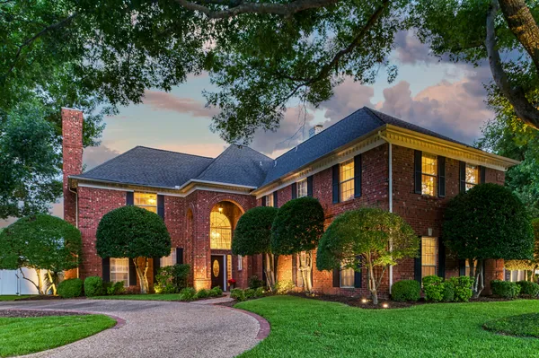 $725,000 | 2610 Pinevalley Drive, Arlington, TX 76001