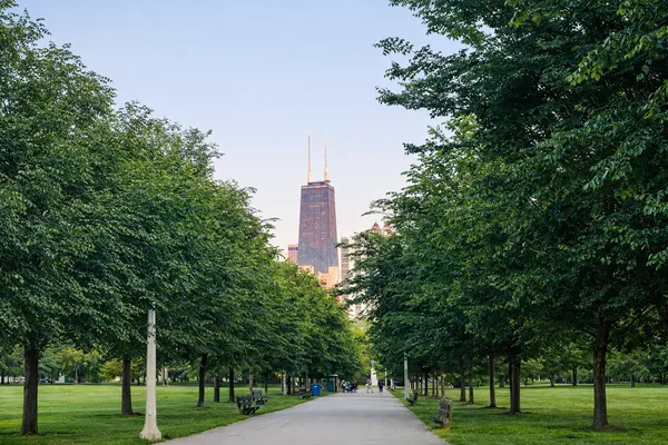 $1,200,000 | 457 West Fullerton Parkway, Unit 2W, Chicago, IL 60614