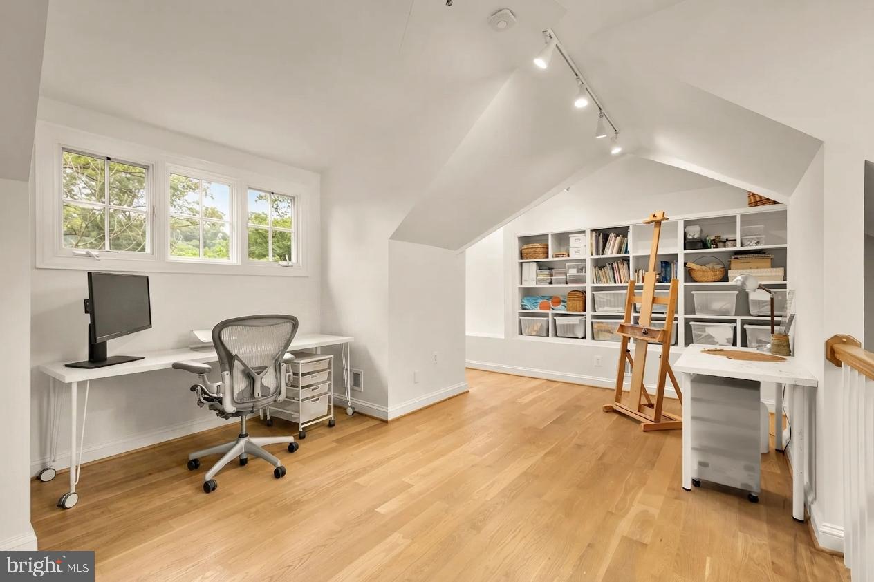 6512 Ridge Drive Bethesda, MD 20816 - Photo 36 of 42 Gallery Image 36