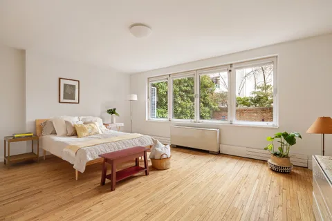 $2,975,000 | 39 East 75th Street, Unit 1W | Lenox Hill