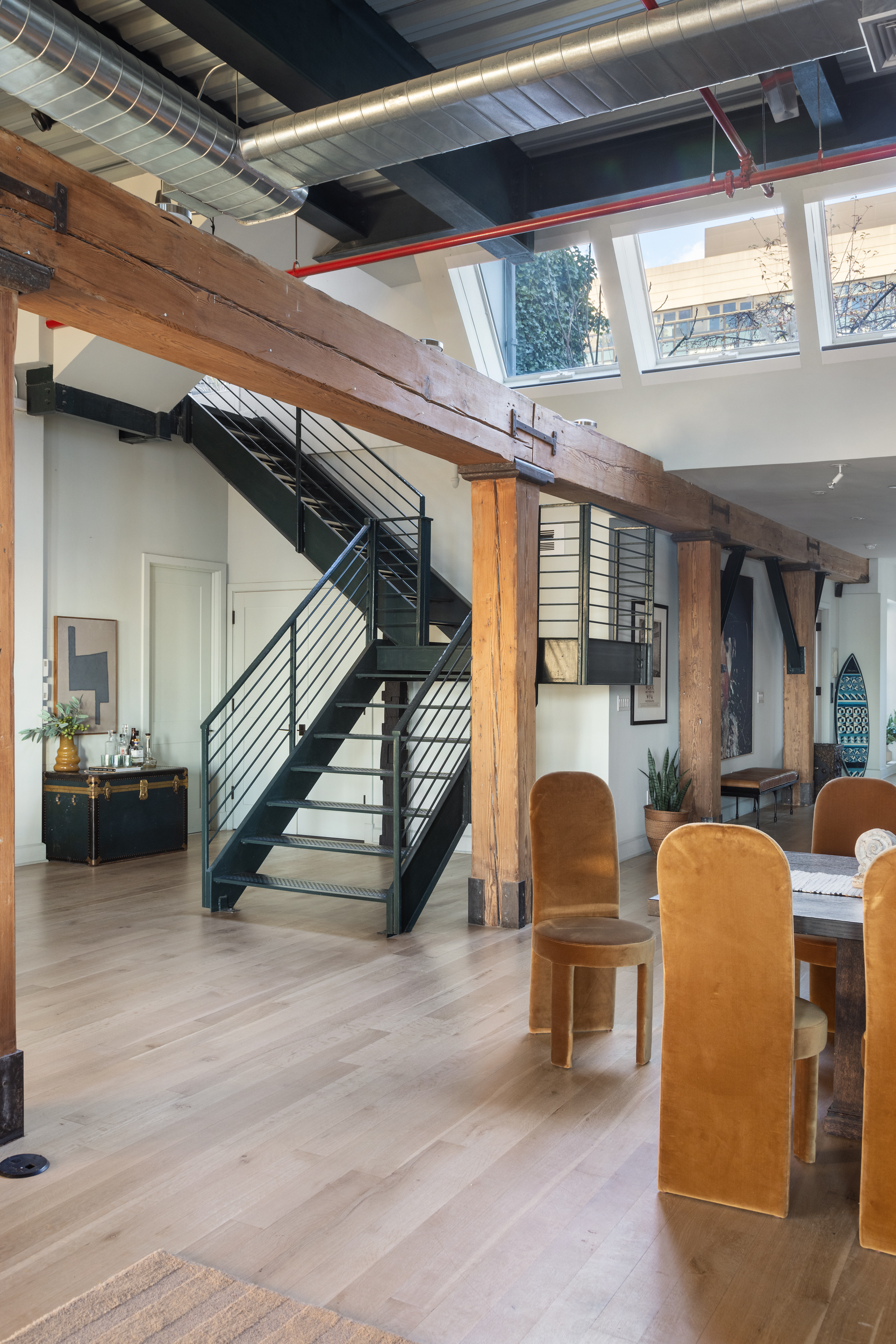 481 Washington Street, Unit PHS Manhattan, NY 10013 - Photo 5 of 20 a livingroom with furniture and a window