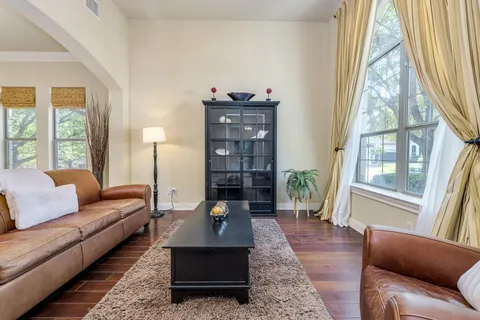 $1,095,000 | 2401 Hunters Green Court, Austin, TX 78732