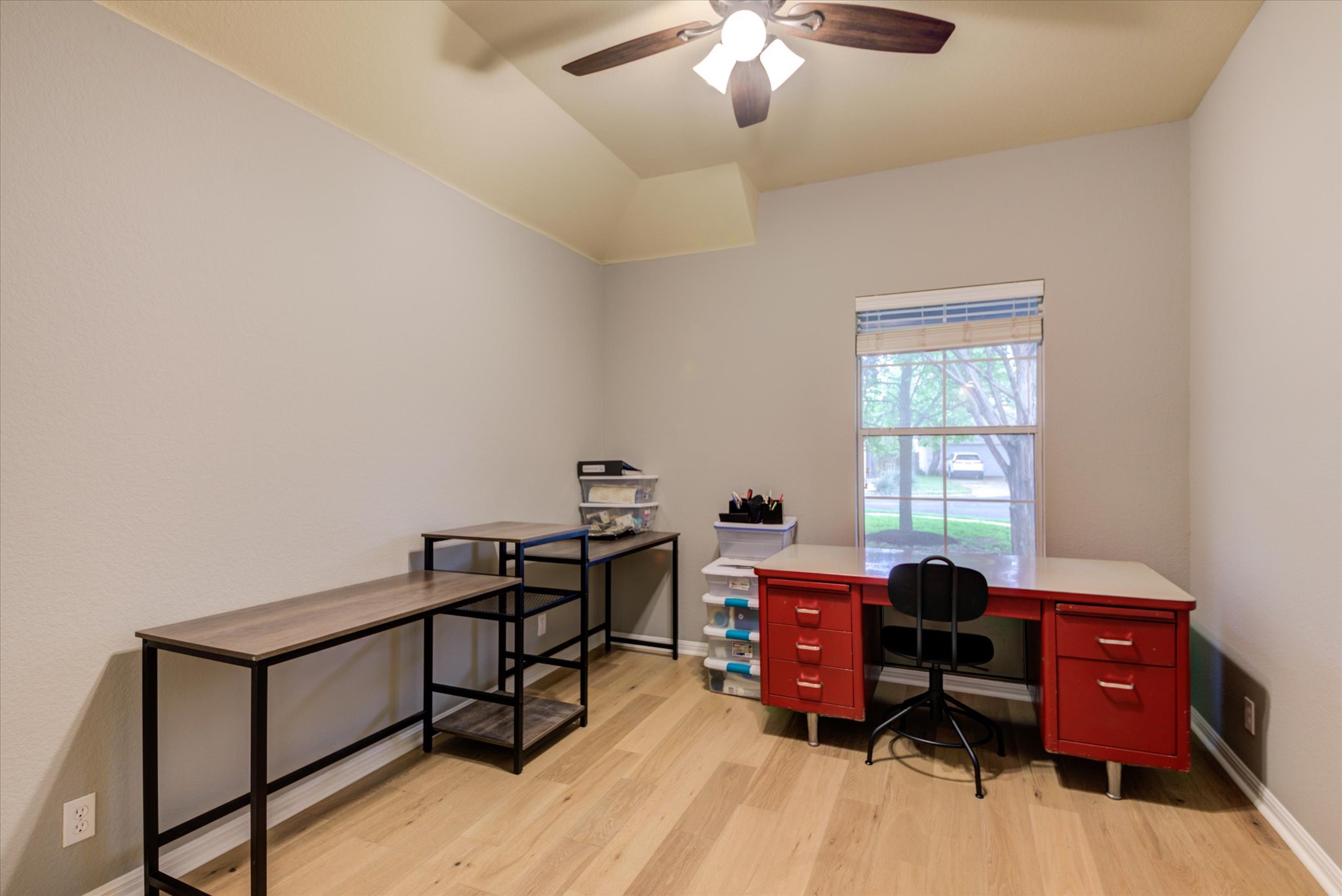 5412 Batak Lane Austin, TX 78749 - Photo 19 of 40 a room with furniture and window