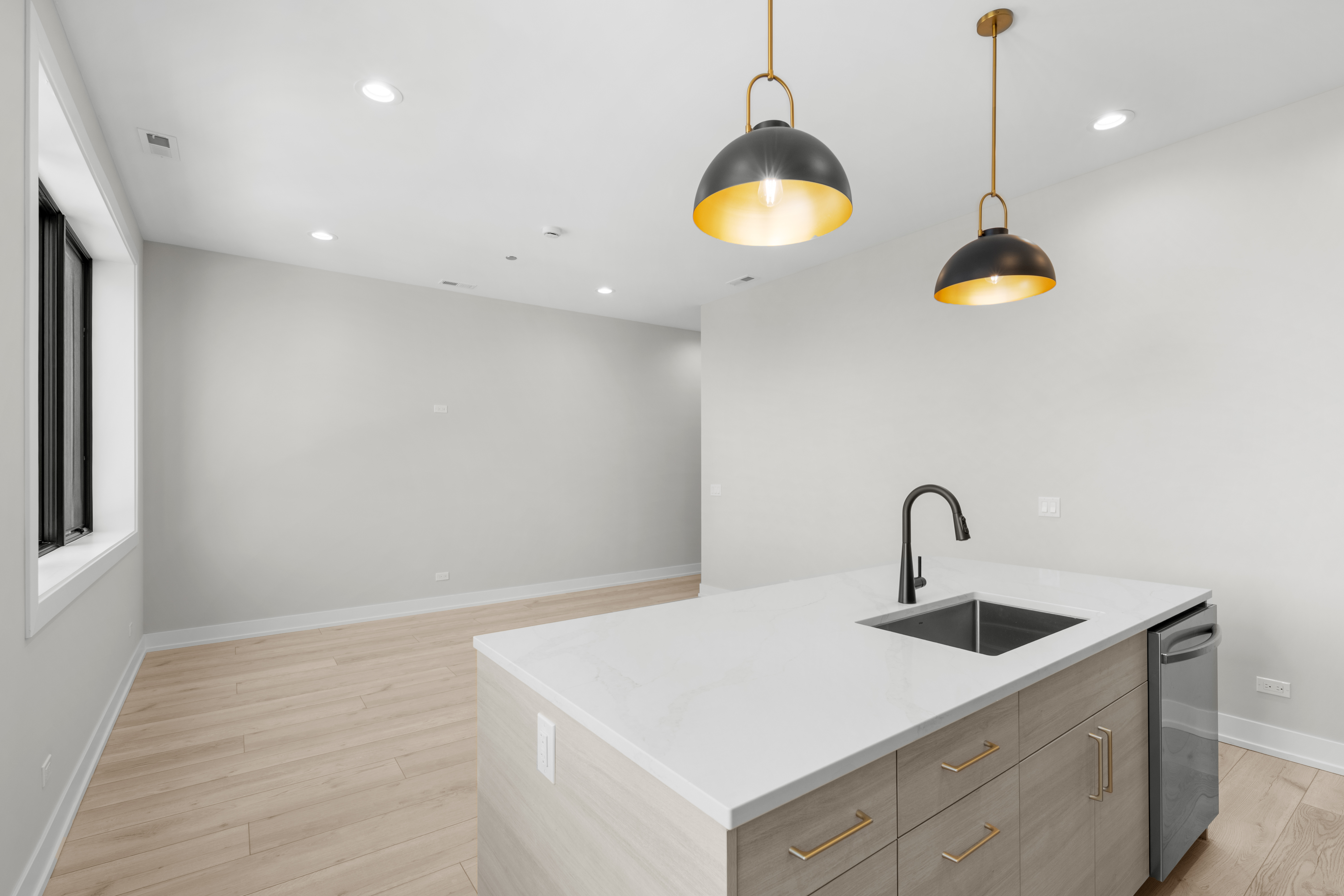 1327 West Taylor Street, Unit 2W Chicago, IL 60607 - Photo 6 of 20