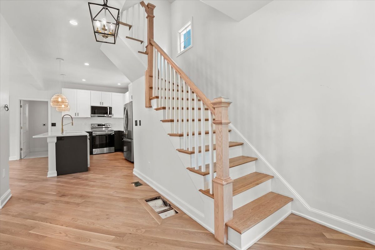 41 Henry Street Everett, MA 02149 - Photo 17 of 33