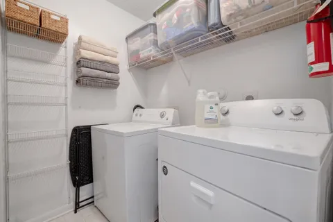 $445,000 | 595 Racquet Club Road, Unit 74, Weston, FL 33326