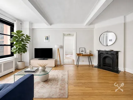 $639,000 | 235 East 22nd Street, Unit 7P | Gramercy