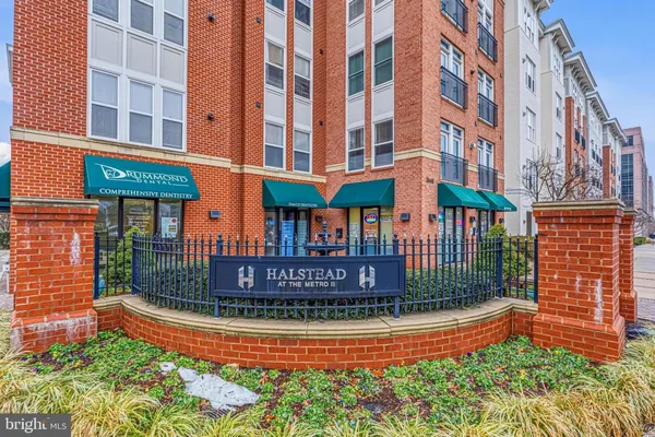 $575,000 | 2665 Prosperity Avenue, Unit 437, Fairfax, VA 22031