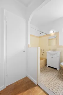 $495,000 | 155 West 20th Street, Unit 4F | Chelsea