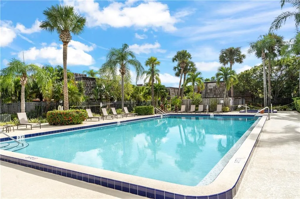 $190,000 | 1166 6th Avenue, Unit 21D, Vero Beach, FL 32960