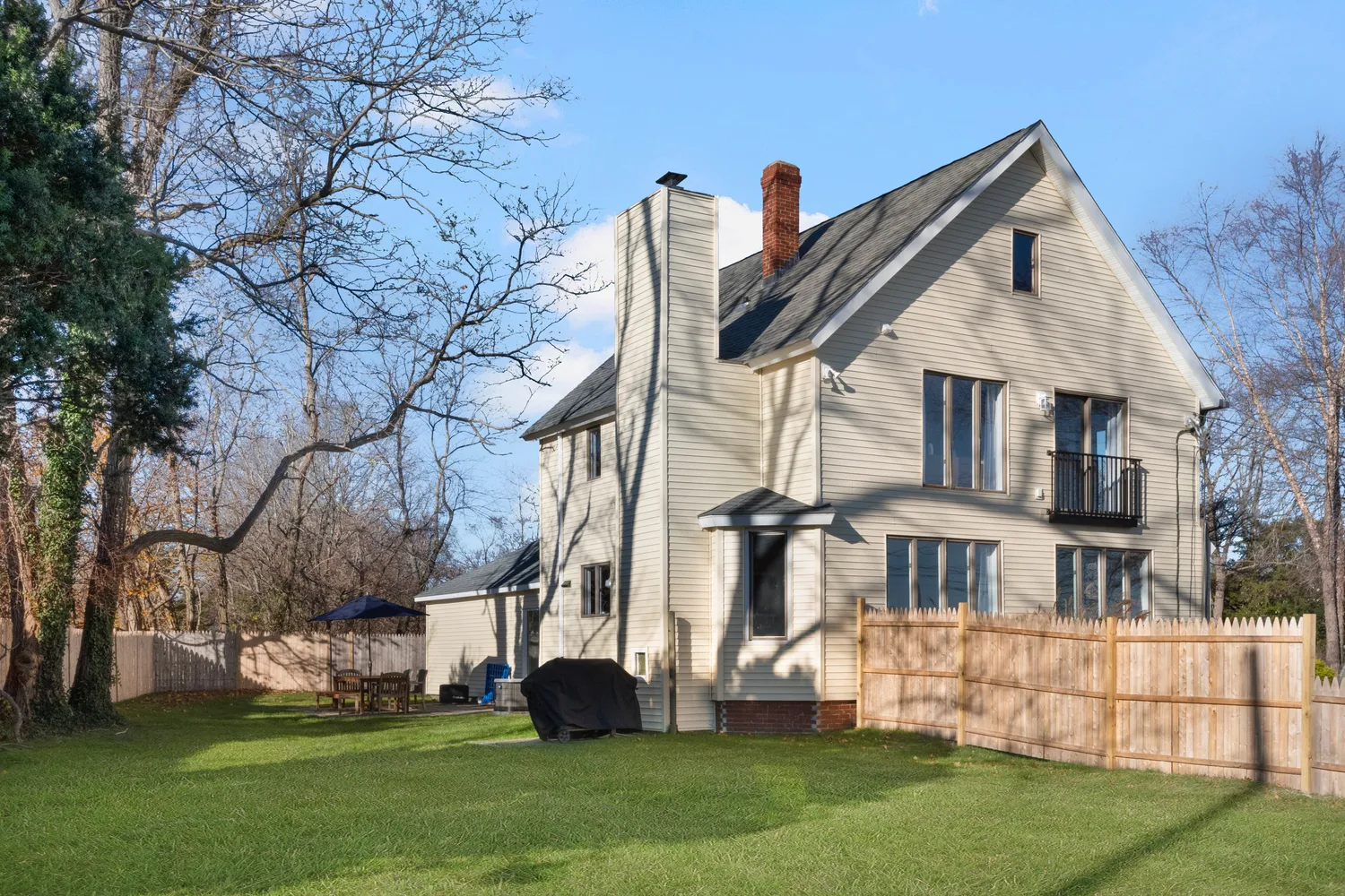 $639,000 | 1705 Wampanoag Trail, Barrington, RI 02806