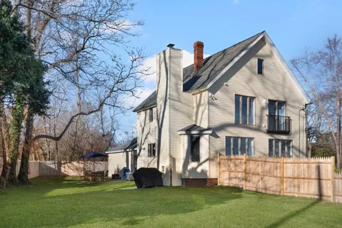 $639,000 | 1705 Wampanoag Trail, Barrington, RI 02806