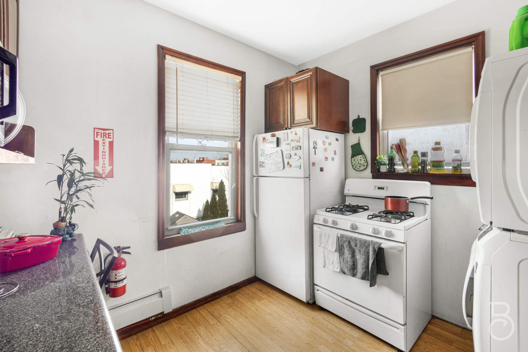 37-01 20th Road Queens, NY 11105 - Photo 18 of 19