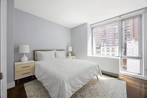 $785,000 | 464 West 44th Street, Unit 6J | Hell's Kitchen