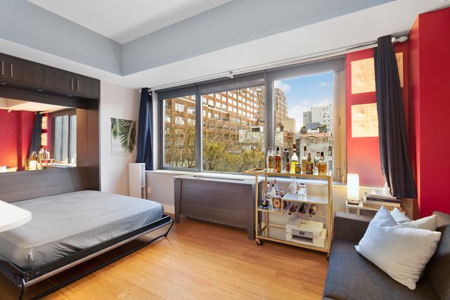 $699,000 | 305 West 16th Street, Unit 5B | Chelsea