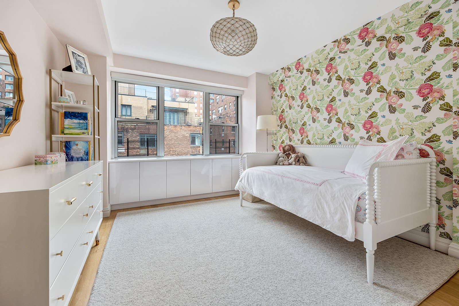 155 East 76th Street, Unit 10D Manhattan, NY 10021 - Photo 10 of 15