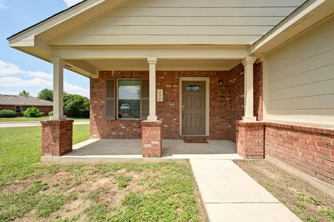 $270,000 | 250 Western Drive, Kyle, TX 78640