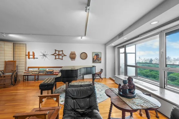 $6,015,000 | 200 Central Park South, Unit 19AG | Central Park South