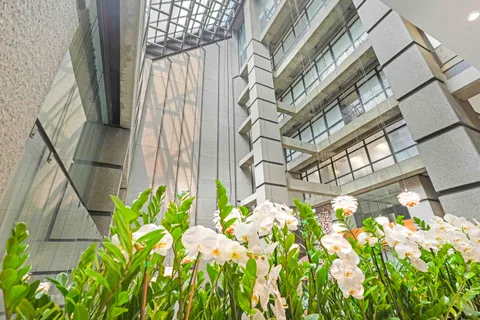 $875,000 | 117 East 57th Street, Unit 20F | Midtown East