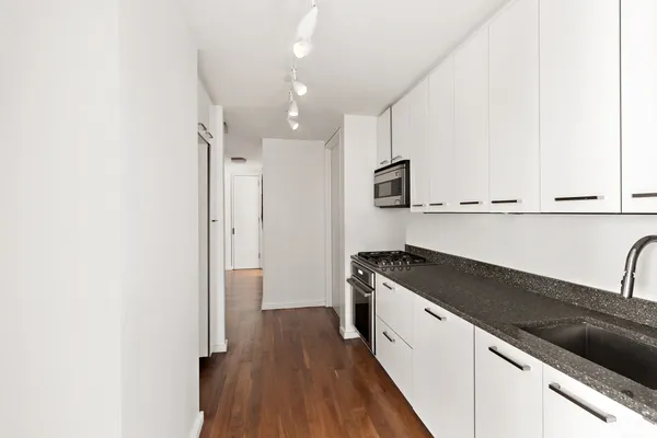 $18,500 | 515 East 72nd Street, Unit 3KLMN | Lenox Hill