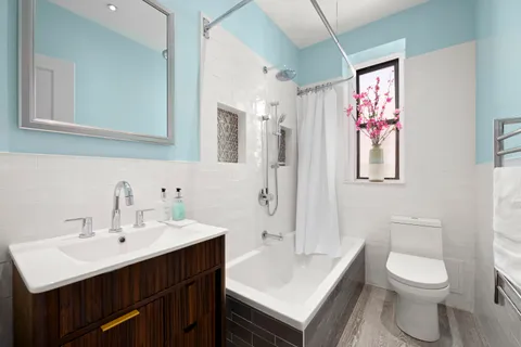 $360,000 | 3875 Waldo Avenue, Unit 6E | Fieldston