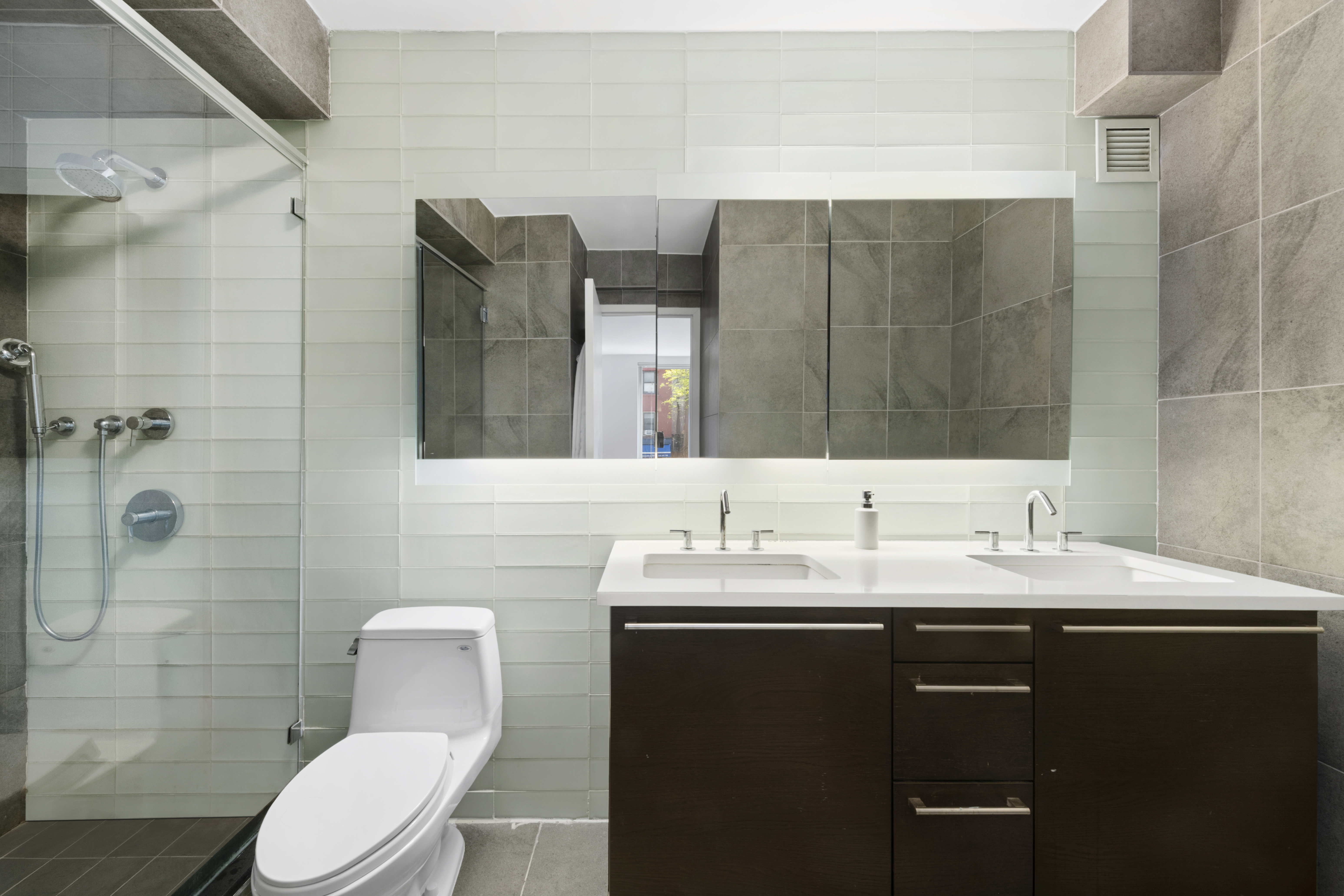464 West 44th Street, Unit 2F Manhattan, NY 10036 - Photo 6 of 9