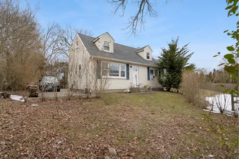 $3,650,000 | 87 North Road, Hampton Bays, NY 11946