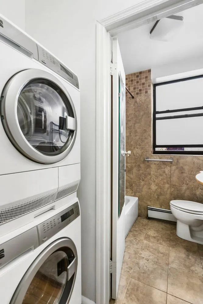 $2,800 | 277 Nostrand Avenue, Unit 3B | Bedford-Stuyvesant