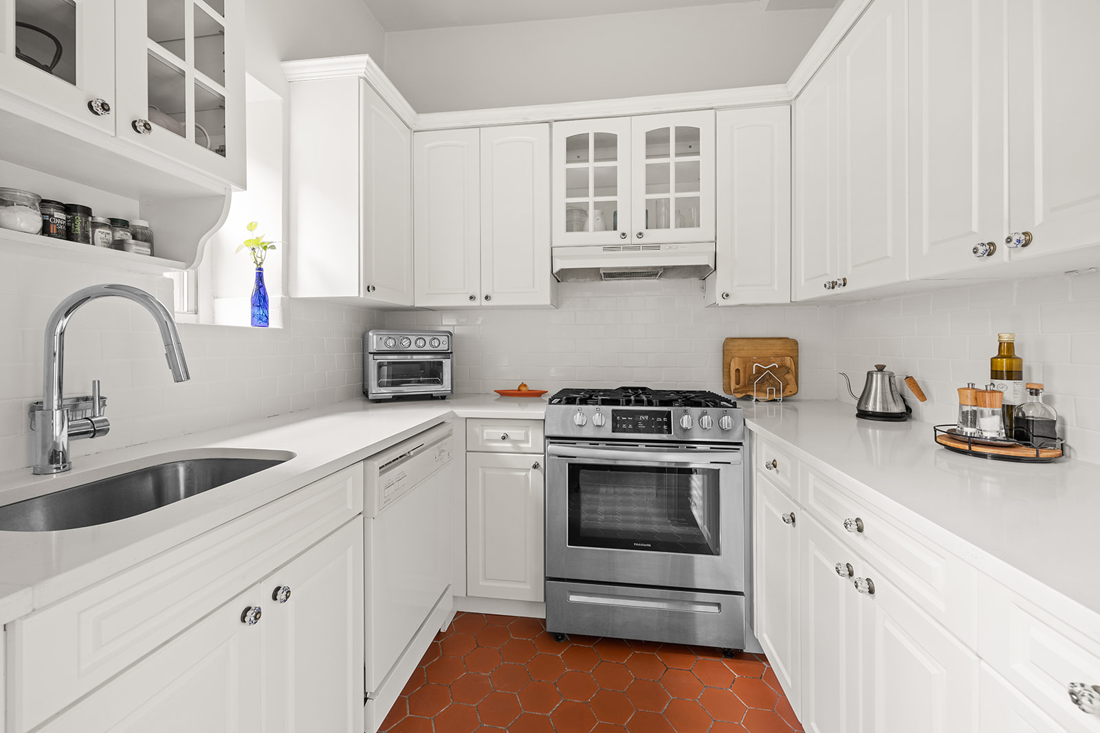 45 Pineapple Street, Unit 4A Brooklyn, NY 11201 - Photo 4 of 8