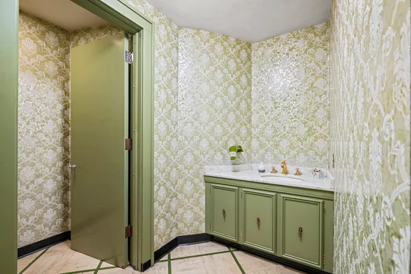 $1,150,000 | 113 Maple Avenue, Oil City, PA 16301