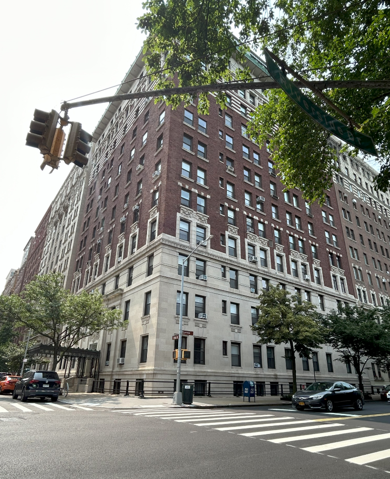 137 Riverside Drive, Unit 2D Manhattan, NY 10024 - Photo 19 of 20 a building view