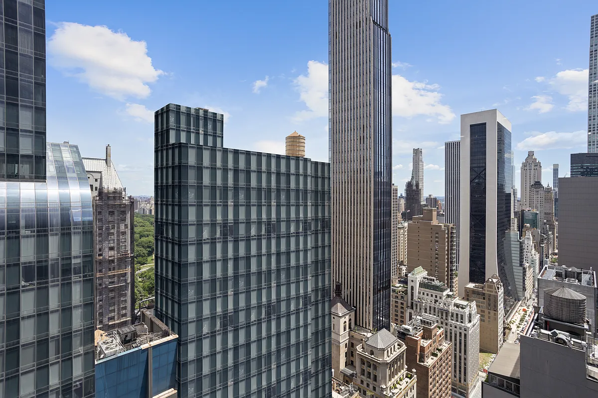 146 West 57th Street, Unit 47B Manhattan, NY 10019 - Photo 10 of 15 a city view