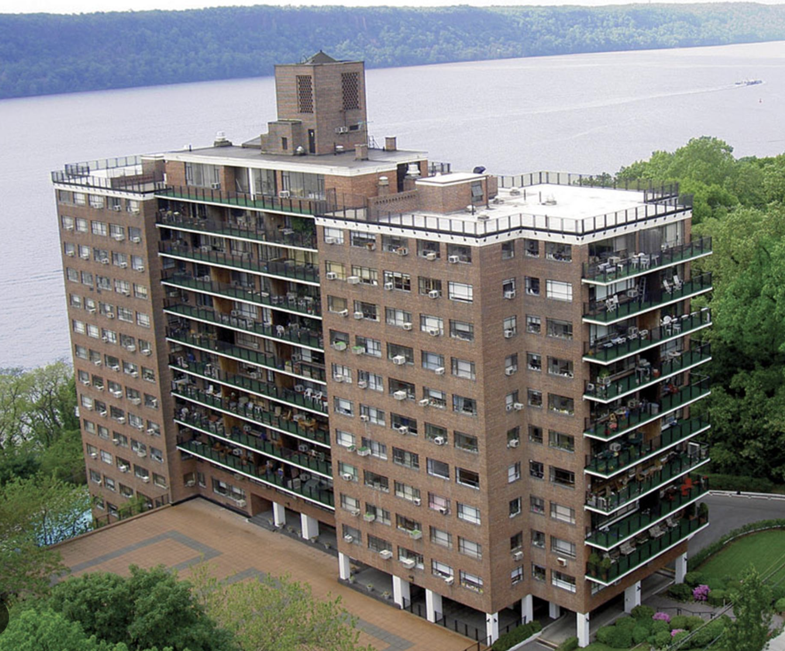 2727 Palisade Avenue, Unit 3H Bronx, NY 10463 - Photo 17 of 18