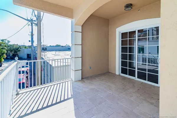 $4,000 | 47 Southwest Osceola Street, Unit UN206, Stuart, FL 34994