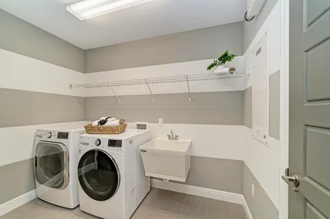 $949,000 | 826 Honeyflower Loop, Bradenton, FL 34212