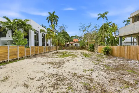 $6,495,000 | 3770-3792 Kumquat Avenue, Miami, FL 33133