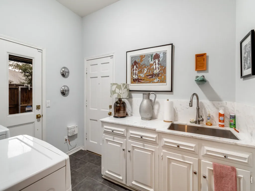 $1,200,000 | 5723 Overdowns Drive, Dallas, TX 75230