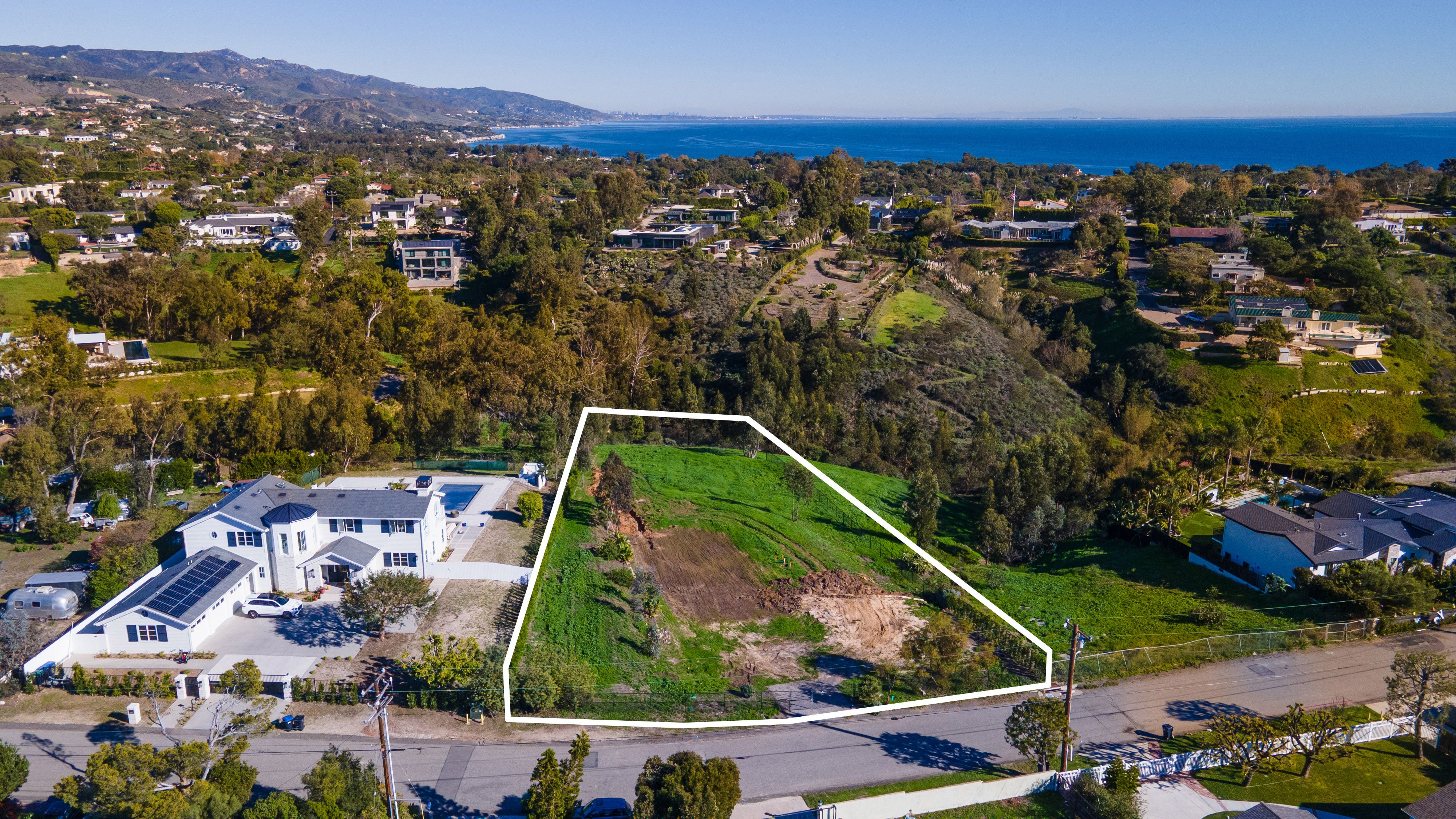 6660 Wandermere Road Malibu, CA 90265 - Photo 17 of 21 an aerial view of multiple house