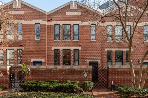 $1,395,000 | 7313 Woodmont Avenue, Unit R, Bethesda, MD 20814