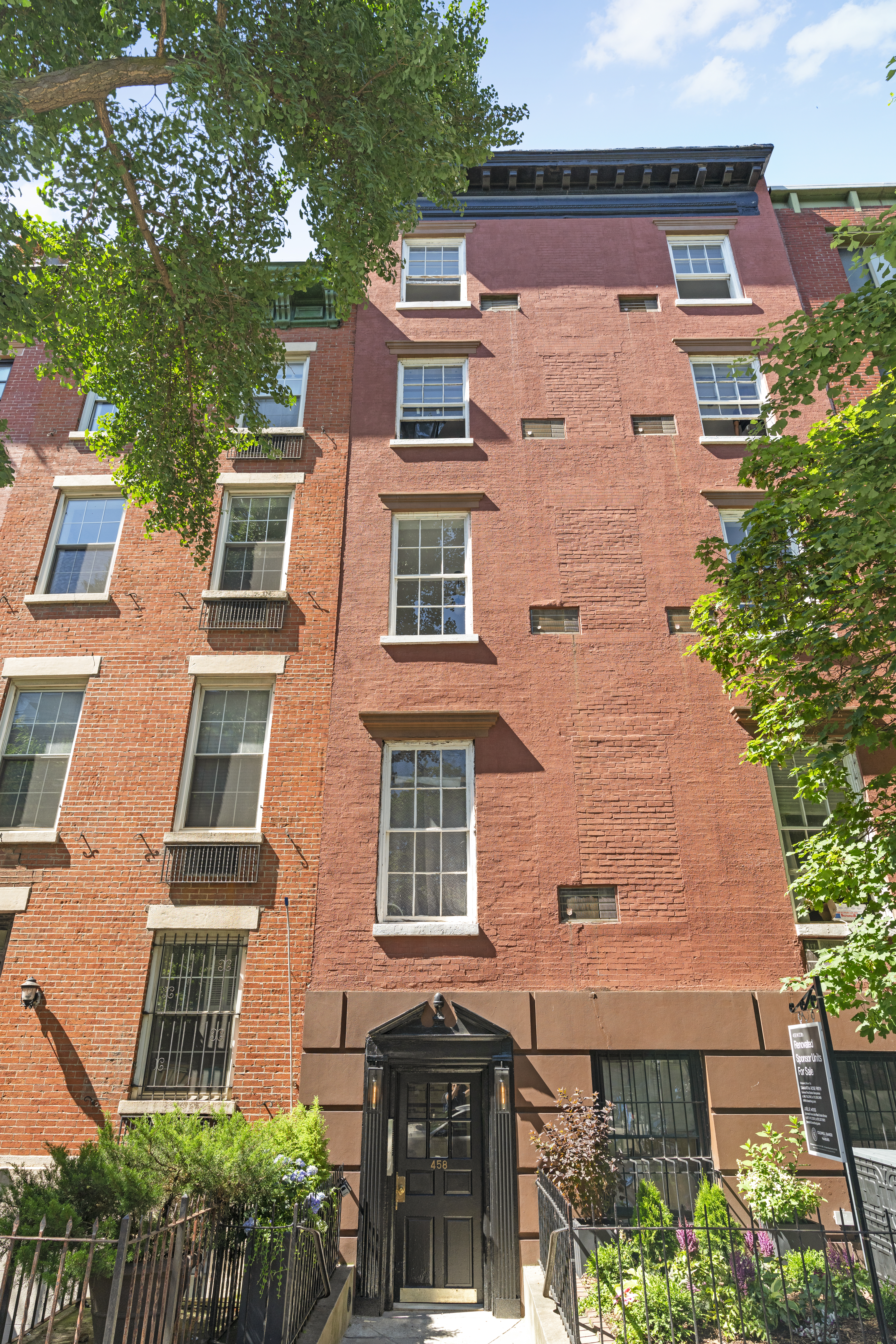 458 West 20th Street, Unit 3D Manhattan, NY 10011 - Photo 8 of 9 front view of a building