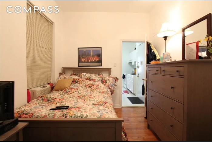1313 3rd Avenue, Unit 3RN Manhattan, NY 10021 - Photo 3 of 7 a bed room with a bed